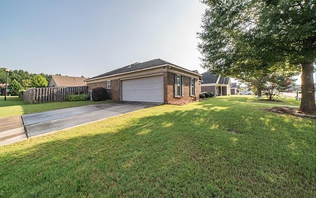 Building Photo - 8018 Silverado Dr Rental