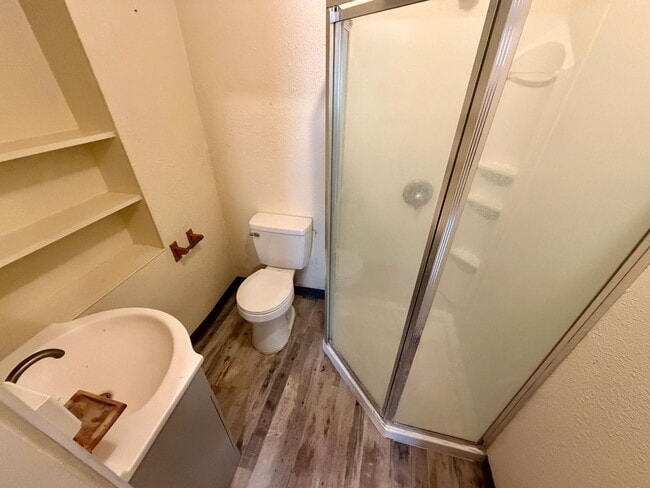 Photo - 200 Chaucer/587 Highland Unidad 202.5