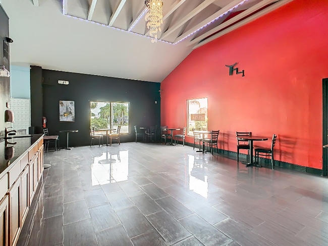 Photo - 44199 US-27 Unidad 115 King Room