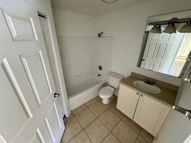 Photo - 1222 Bermuda Lakes Ln Unidad 106