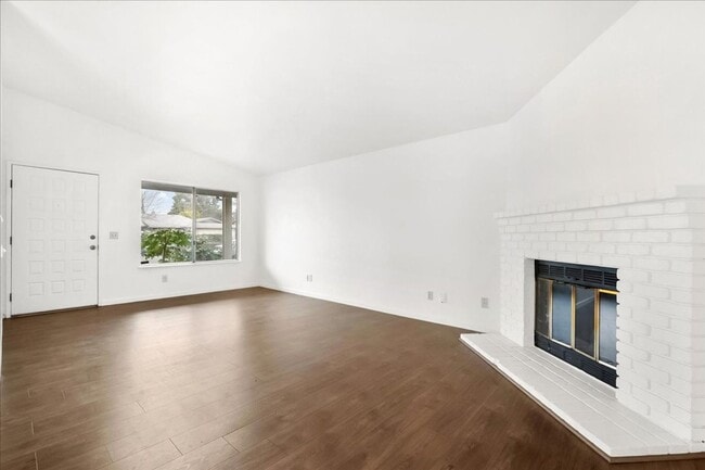 Photo - 1025 Marston St