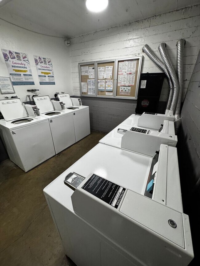 Photo - COMING SOON - Remodeled Studio - Melrose Hill - $1675 - 1st Month Free Unit 36