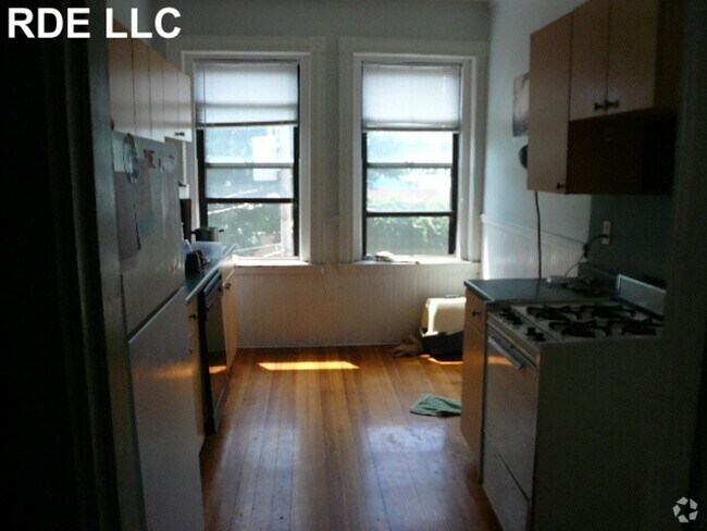 Building Photo - 1-bed split (can be 2 bedrooms with no liv... Rental