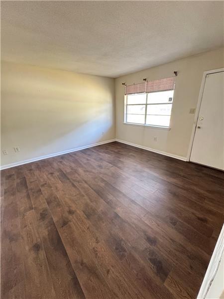 Photo - 122 Walz Cir