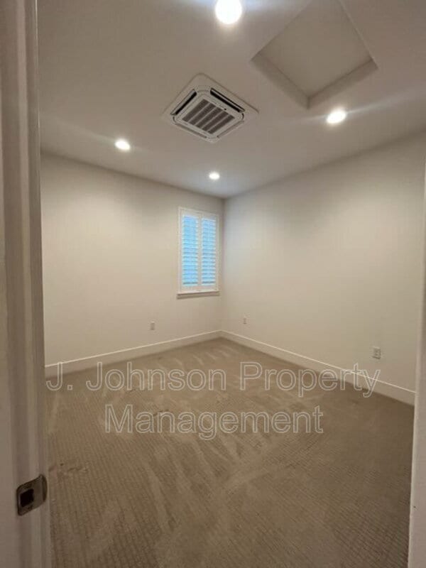 Photo - 262 E Natasha Ave