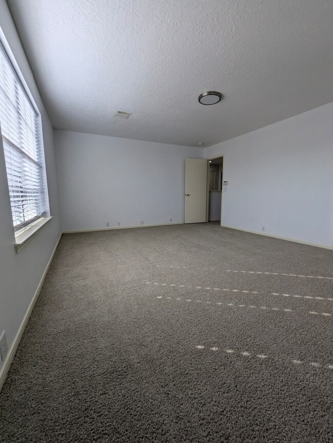 Building Photo - 13422 Sarento Village