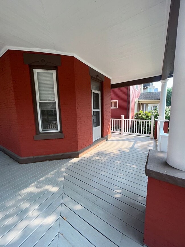 Photo - 52 Rowley St Unit 2