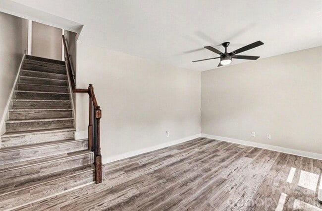 Photo - 308 Alexander St