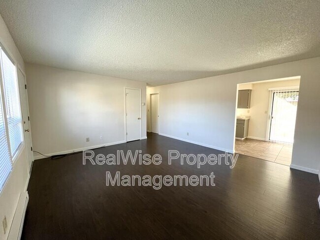 Photo - 213 NW 7th St