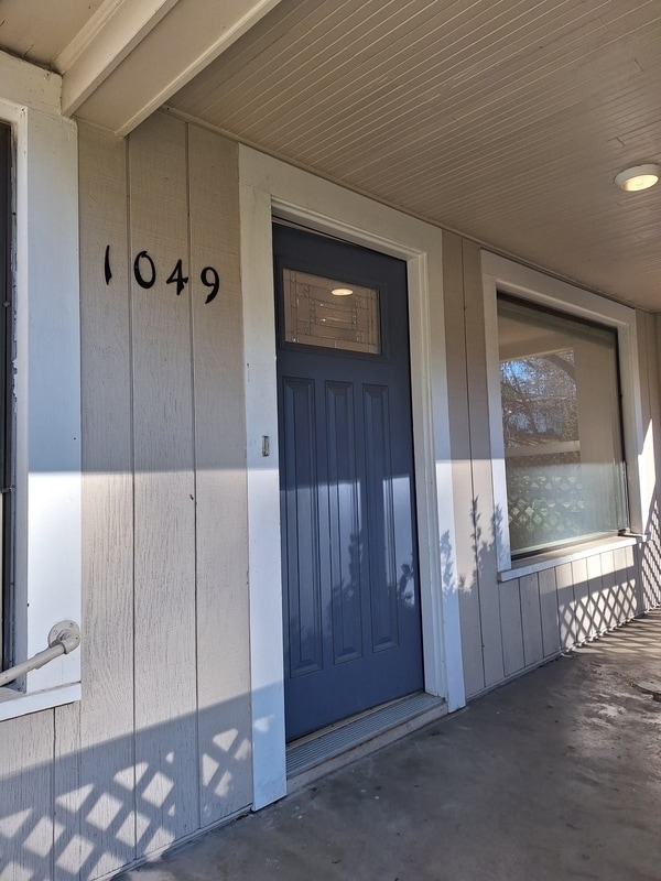 Photo - 1049 Ashland St