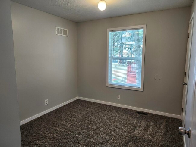 Photo - 46 Parakeet Hill Dr