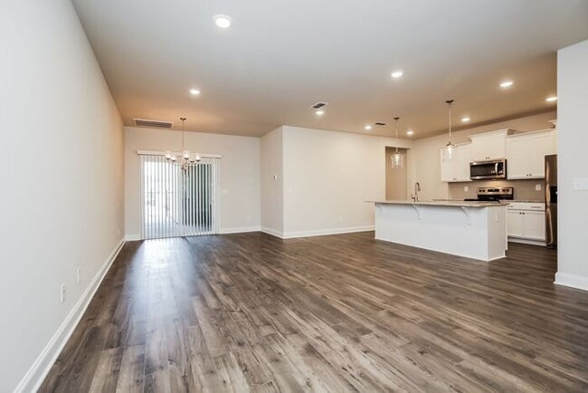 Photo - 2464 Elmcroft Ave