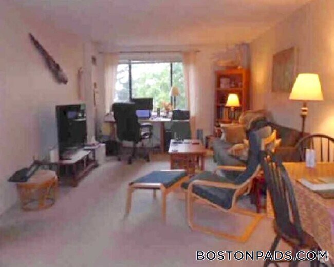 Building Photo - 1933 Commonwealth Ave Rental