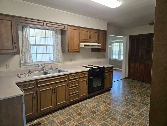 Photo - 1513 Ridge St NW