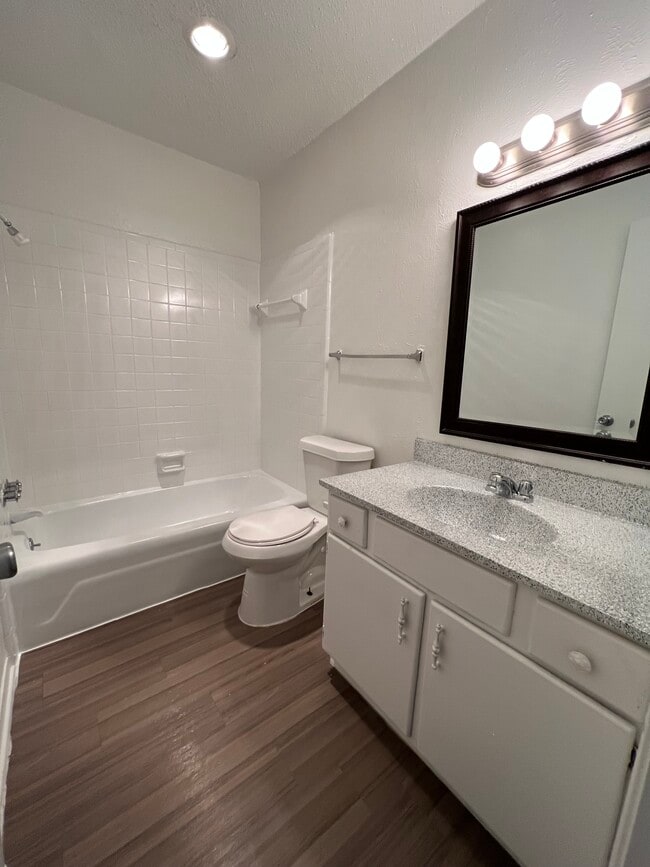 Prestonwood Hillcrest Apartments Dallas, TX