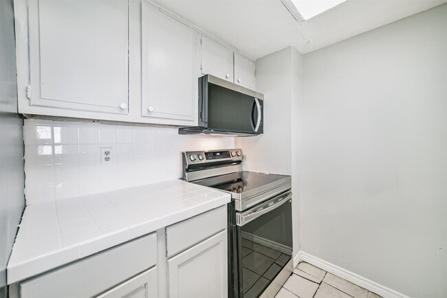 Building Photo - 7059 Chasewood Dr Unit True