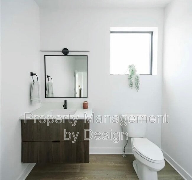 Photo - 1367 Keosauqua Way