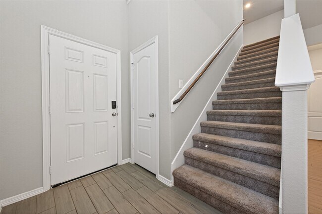 Photo - 25527 Valverdant Ct