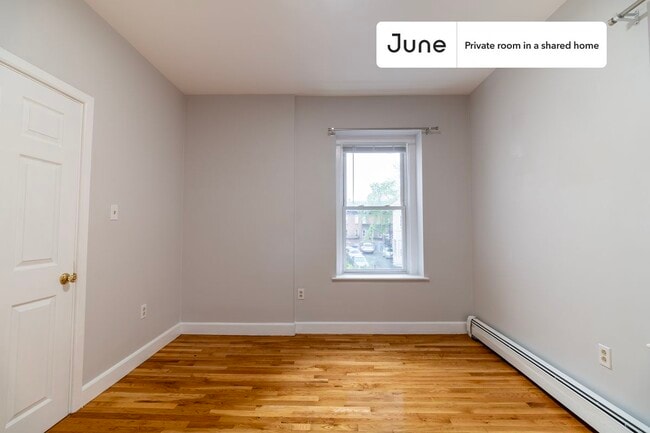 Private bedroom in 3 bed/1 bath Home - Private bedroom in 3 bed/1 bath Home