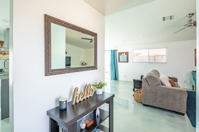 Photo - 1801 N Bridalwreath St Casa