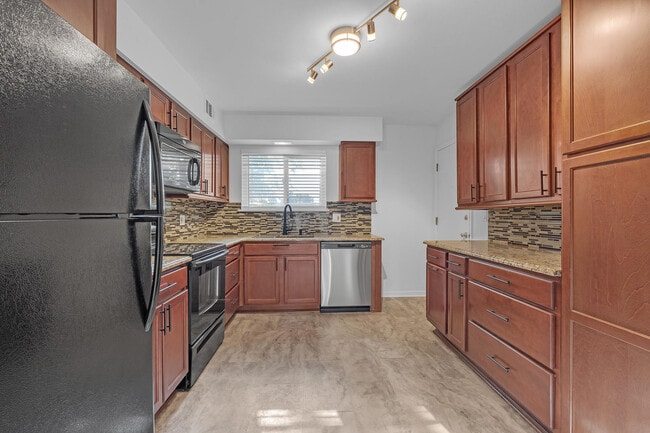 900 S Plum Grove Rd