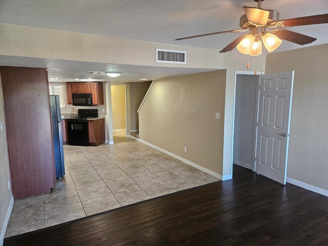 Photo - 885 N Granite Reef Rd