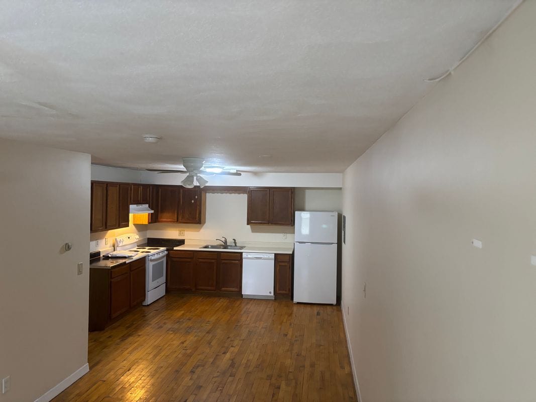 Photo - 444 Woodward Rd