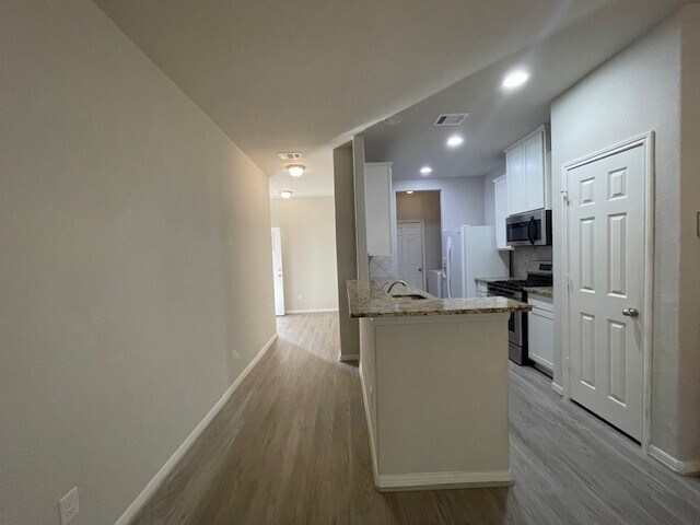 Photo - 156 Camelot Pl Ct