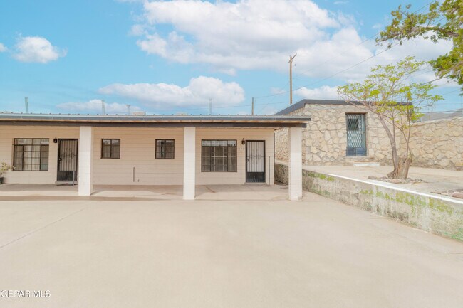 Building Photo - 1210 N Florence St Unit 4