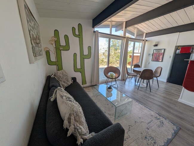 Photo - Adorable 2 bedroom 1 bathroom home