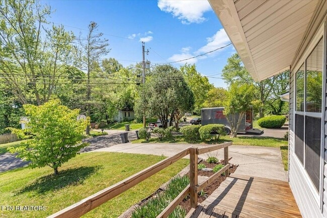 Photo - 5917 W Pine Ln