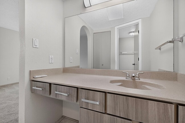 Cloverleaf Apartments