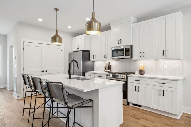 Photo - 6124 Robertson Ave