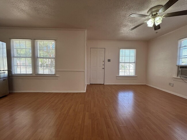 Photo - 2211 26th St