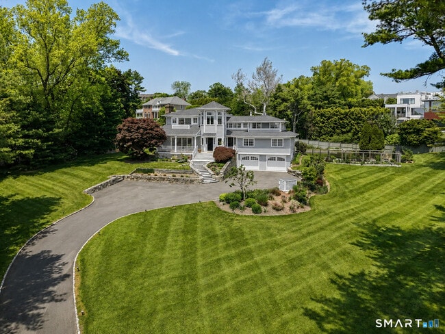 9 Bluewater Hill