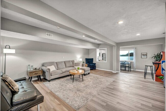 829 Portage Lakes Drive Unidad SI ID1496076P