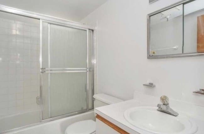 Bathroom 1 - 205 Mineola Blvd Unit D