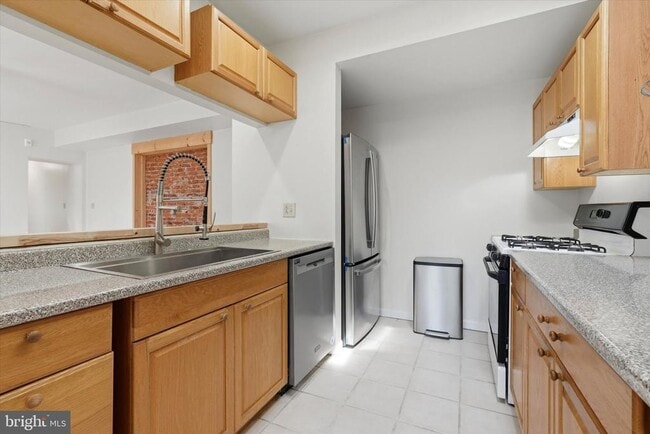 Photo - 1347 S 6th St Unit 2