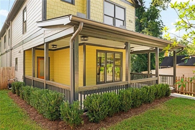 Photo - 976 Dunning St SE