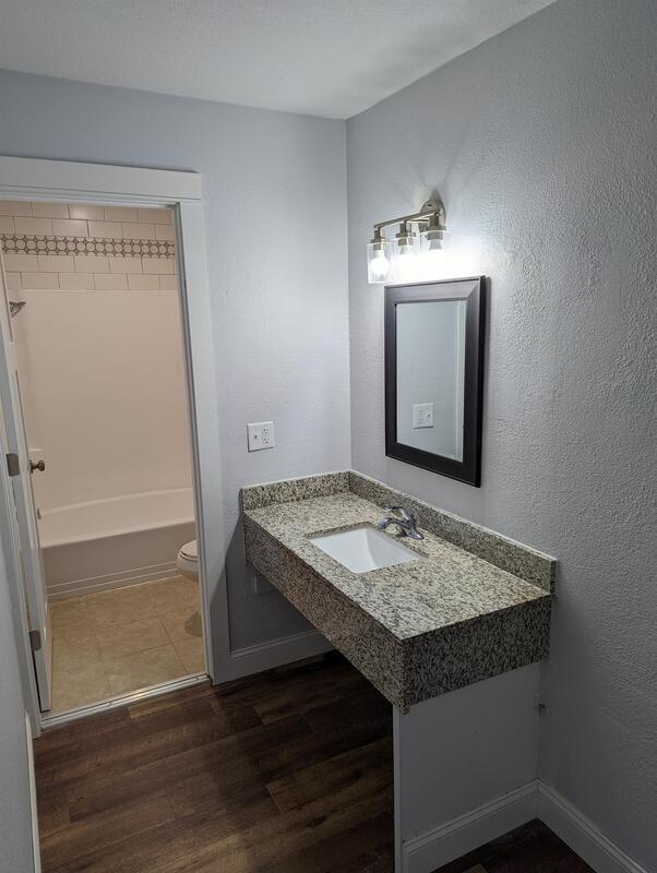 205 Oskaloosa Street 204 Condo Condo for Rent in Pella, IA