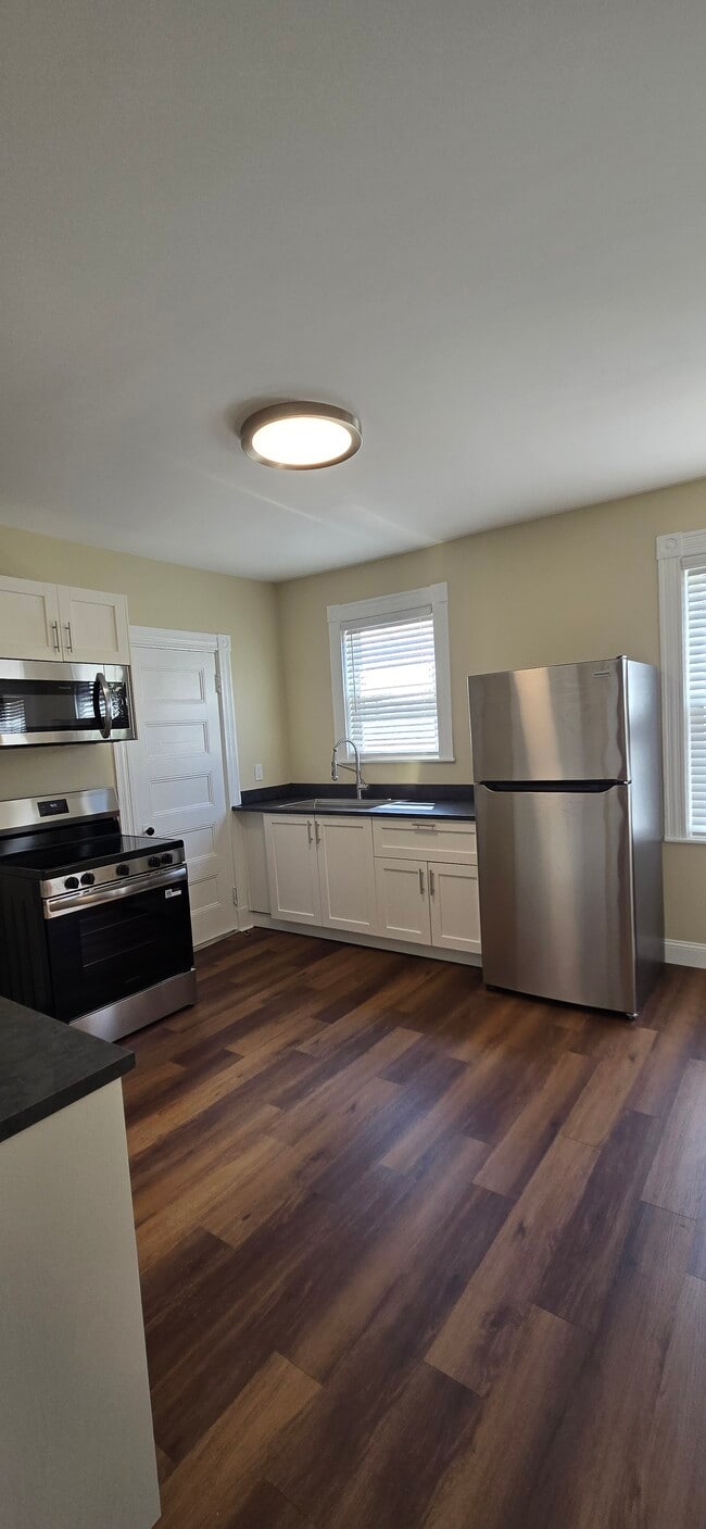 Building Photo - 22 Morton St Unit 22A