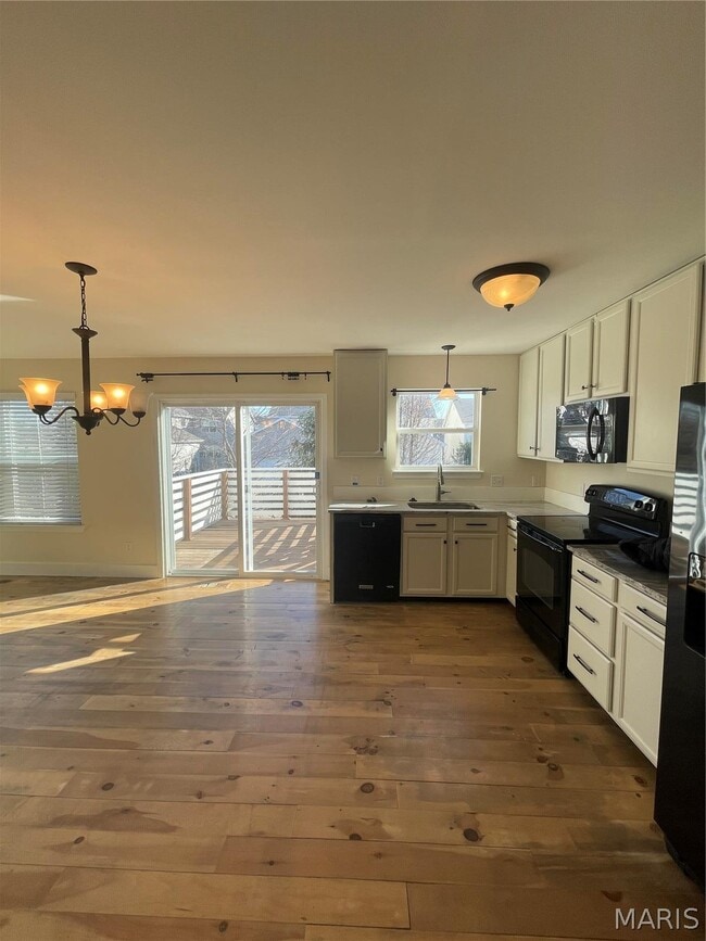 Photo - 122 Shire Dr