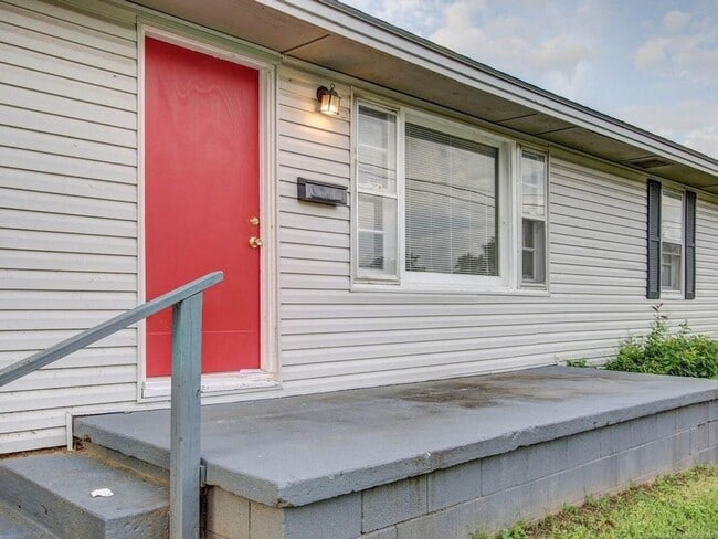 Photo - Available Now! 3 Bed / Bath & Large Backyard! Price drop!