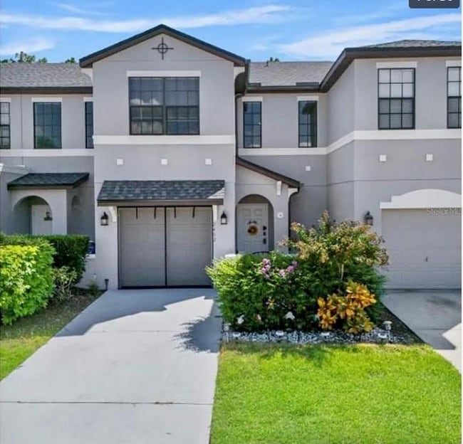 Building Photo - 2492 Seven Oaks Dr