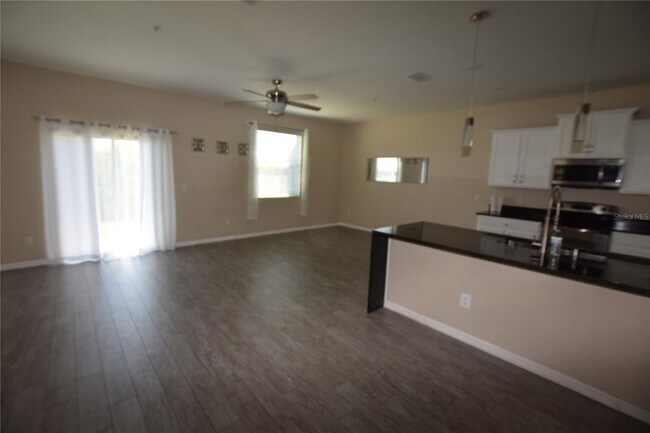 Photo - 1570 Scarlet Oak Loop