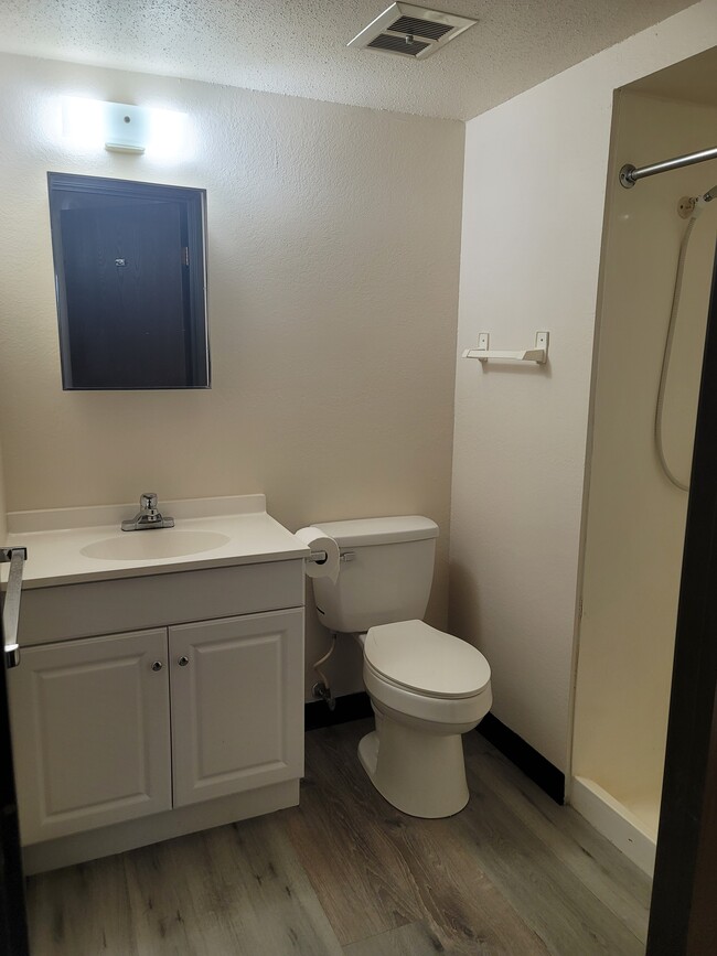 Deering Manor - Section 8: 62+ ,Handicapped,