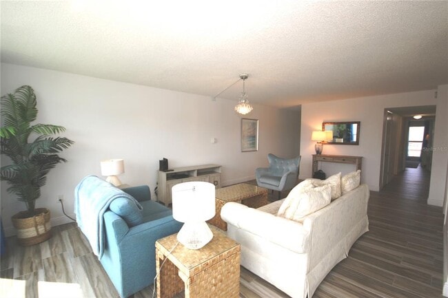 Photo - 1655 S Highland Ave Unidad I282