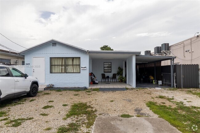 Building Photo - 3925 SW 88th Pl Unit 1 Rental