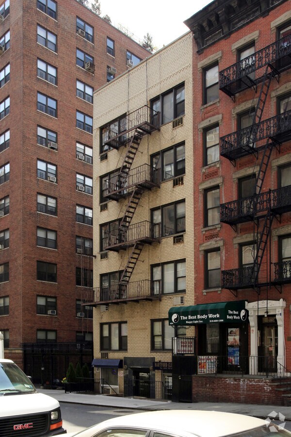 Photo - 406 E 63rd St