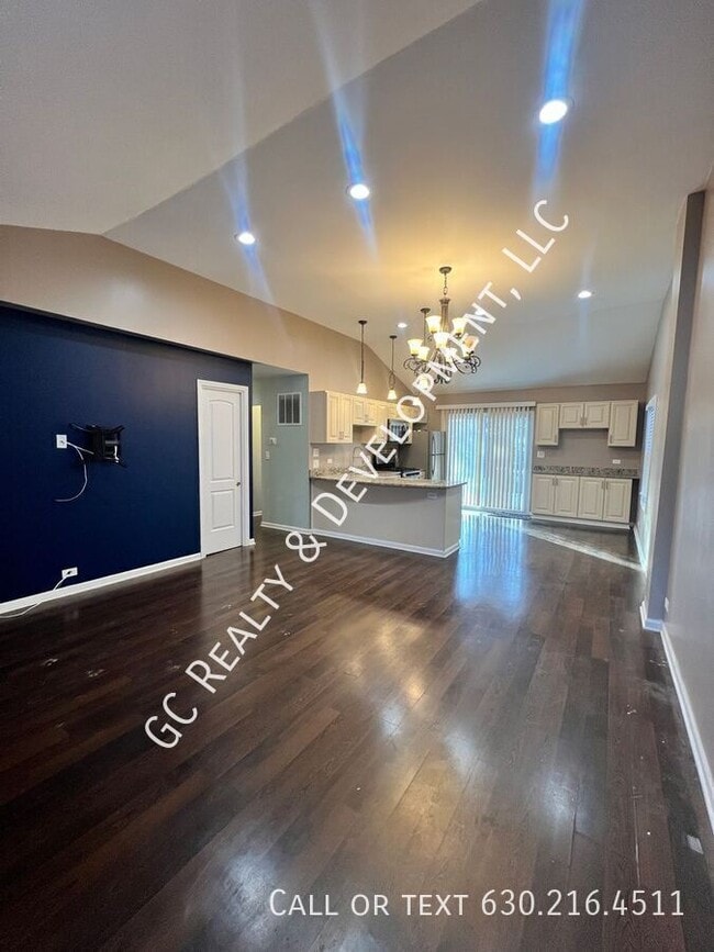 Photo - 3001 75th St